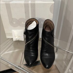 Belle by Sigerson Morrison Black NEW HEFA SOFT Ankle Booties